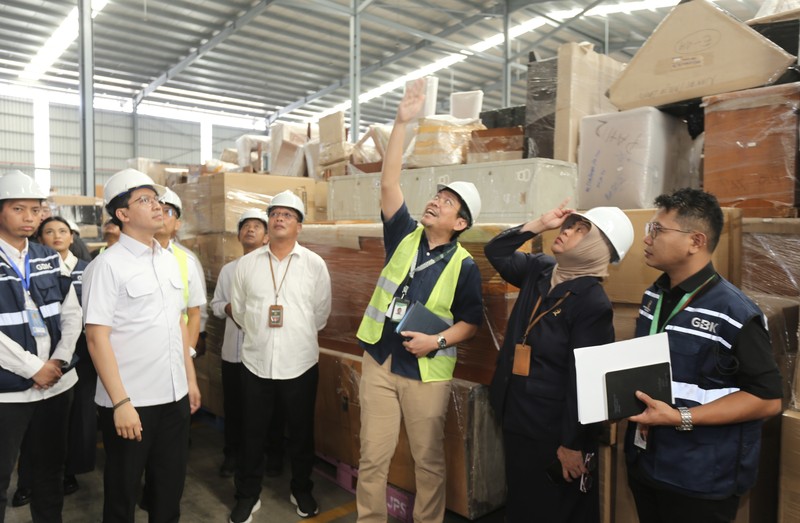 Proses penyimpanan barang dari Blok 15 eks Hotel Sultan telah dilaksanakan secara tertib, aman, dan sesuai dengan berita acara eksekusi. Kepastian tersebut diperoleh setelah PN Jakarta Pusat meninjau langsung dua gudang penyimpanan di Kabupaten Bekasi, Senin (27/7). (Dok PN Jakarta Pusat)