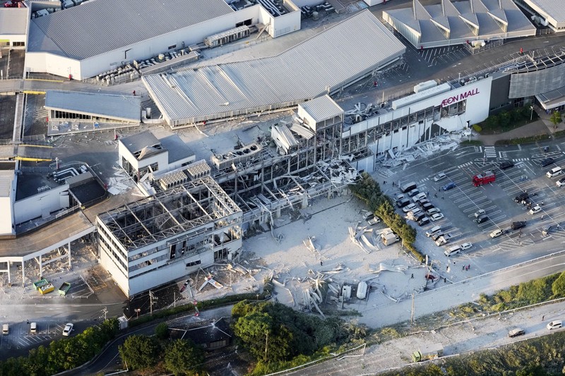 An aerial view shows the damaged Aeon Mall shopping centre after an earthquake with a preliminary magnitude of 7.1 struck Japan's southern Kumamoto prefecture, in Kashima Town, Kumamoto Prefecture, Japan, July 28, 2026. Kyodo/via REUTERS ATTENTION EDITORS - THIS IMAGE HAS BEEN SUPPLIED BY A THIRD PARTY. MANDATORY CREDIT. JAPAN OUT. NO COMMERCIAL OR EDITORIAL SALES IN JAPAN.