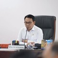 Kepala Staf Kepresidenan RI, Dudung Abdurachman saat menyampaikan keterangan usai Rapat Koordinasi Tata Kelola Ekspor Mineral Kritis Logam Tanah Jarang (LTJ) bersama kementerian, lembaga, aparat penegak hukum, BUMN, dan pelaku usaha di gedung Bina Gr