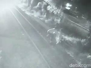 Viral Penjaga Palang Gagalkan Aksi Pria Tabrakkan Diri ke KA di Pasuruan