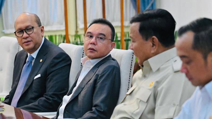 Presiden Prabowo Subianto memimpin rapat berbareng jejeran Komite Stabilitas Sistem Keuangan (KSSK) di Istana Merdeka, Jakarta, Senin (27/7/2026).