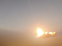 Rudal Kheibar Shekan Iran. (Tangkapan Layar Reuters TV)