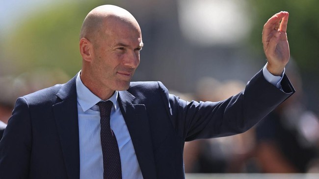 Era Baru Les Blues Dimulai, Zinedine Zidane Resmi Jadi Pelatih Prancis