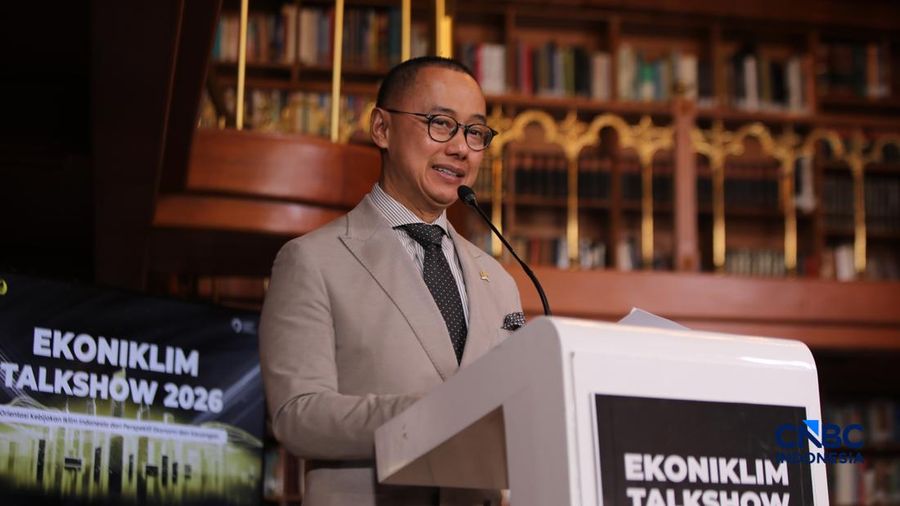 Wakil Ketua MPR RI & Anggota Komisi XII DPR RI, Eddy Soeparno menyampaikan pemaparan dalam Ekoniklim Talkshow 2026 di Wisma Habibie & Ainun, Jakarta, Selasa (28/7/2026). (CNBC Indonesia/Faisal Rahman)
