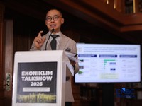 Wakil Ketua MPR RI & Anggota Komisi XII DPR RI, Eddy Soeparno menyampaikan pemaparan dalam Ekoniklim Talkshow 2026 di Wisma Habibie & Ainun, Jakarta, Selasa (28/7/2026). (CNBC Indonesia/Faisal Rahman)