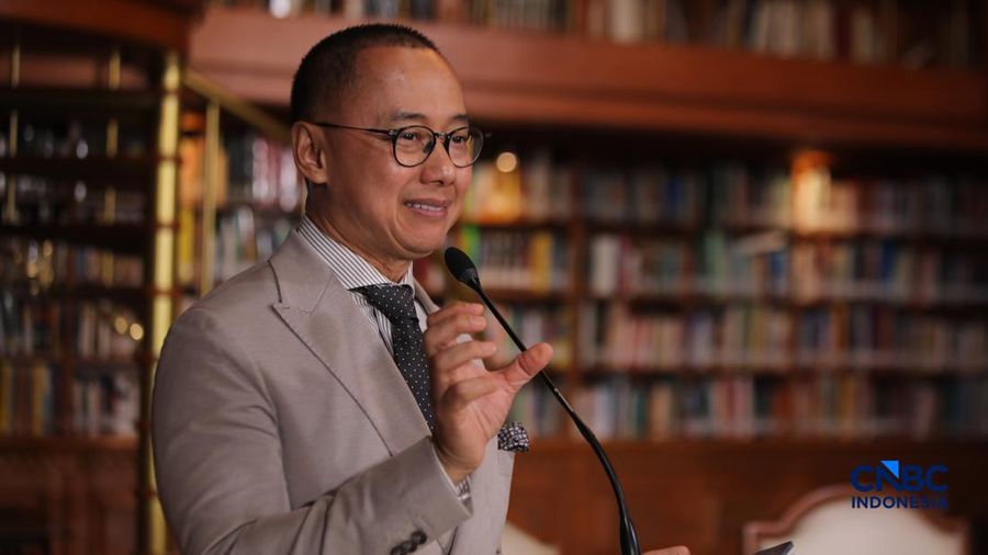 Wakil Ketua MPR RI & Anggota Komisi XII DPR RI, Eddy Soeparno menyampaikan pemaparan dalam Ekoniklim Talkshow 2026 di Wisma Habibie & Ainun, Jakarta, Selasa (28/7/2026). (CNBC Indonesia/Faisal Rahman)
