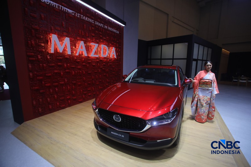 All New Mazda CX-30 yang dirakit di Indonesia ditampilkan dalam acara GIIAS 2026 di ICE BSD, Kabupaten Tangerang, Banten, Rabu (29/7/2026). (CNBC Indonesia/Faisal Rahman)