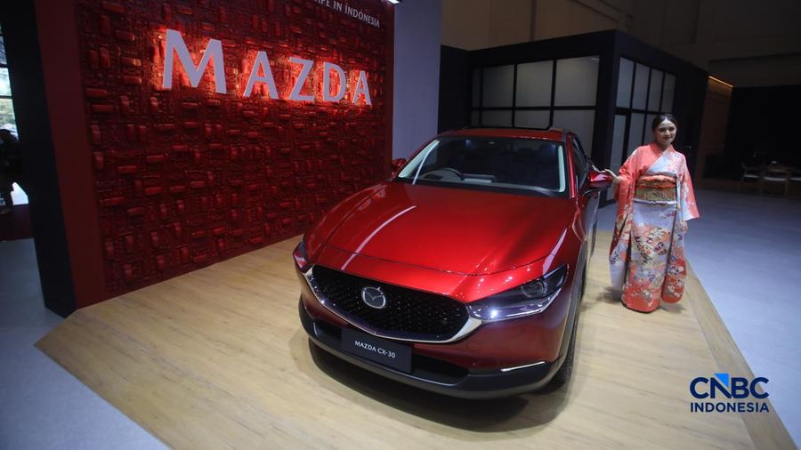 All New Mazda CX-30 yang dirakit di Indonesia ditampilkan dalam acara GIIAS 2026 di ICE BSD, Kabupaten Tangerang, Banten, Rabu (29/7/2026). (CNBC Indonesia/Faisal Rahman)