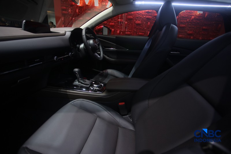 All New Mazda CX-30 yang dirakit di Indonesia ditampilkan dalam acara GIIAS 2026 di ICE BSD, Kabupaten Tangerang, Banten, Rabu (29/7/2026). (CNBC Indonesia/Faisal Rahman)