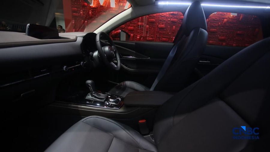All New Mazda CX-30 yang dirakit di Indonesia ditampilkan dalam acara GIIAS 2026 di ICE BSD, Kabupaten Tangerang, Banten, Rabu (29/7/2026).
