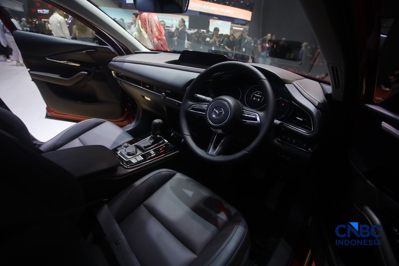 All New Mazda CX-30 yang dirakit di Indonesia ditampilkan dalam acara GIIAS 2026 di ICE BSD, Kabupaten Tangerang, Banten, Rabu (29/7/2026). (CNBC Indonesia/Faisal Rahman)