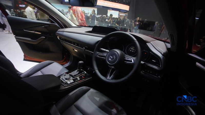 All New Mazda CX-30 yang dirakit di Indonesia ditampilkan dalam acara GIIAS 2026 di ICE BSD, Kabupaten Tangerang, Banten, Rabu (29/7/2026).