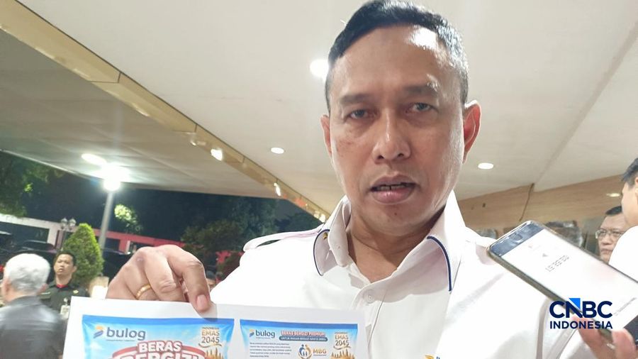 Direktur Utama Perum Bulog, Ahmad Rizal Ramdhani saat ditemui di Kantor Kementan, Jakarta, Selasa (28/7/2026). (CNBC Indonesia/Martyasari Rizky)