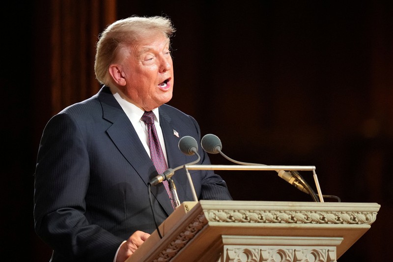 Presiden AS Donald Trump, Wakil Presiden AS JD Vance, Menteri Keuangan AS Scott Bessent, Eric Trump, dan istrinya Lara menghadiri upacara pemakaman mendiang Senator AS Lindsey Graham (R-SC) di Katedral Nasional Washington di Washington, D.C., AS, 28 Juli 2026. (REUTERS/Evan Vucci)