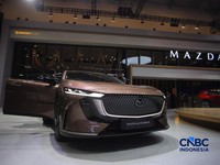The All New Mazda 6e Fastback yang merupakan mobil listrik kedua keluaran Mazda ditampilkan dalam acara GIIAS 2026 di ICE BSD, Kabupaten Tangerang, Banten, Rabu (29/7/2026). (CNBC Indonesia/Faisal Rahman)
