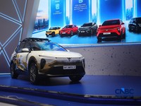 VinFast VF MPV 7 ditampilkan dalam acara GIIAS 2026 di ICE BSD City, Kabupaten Tangerang, Banten, Rabu (29/7/2026). (CNBC Indonesia/Faisal Rahman)