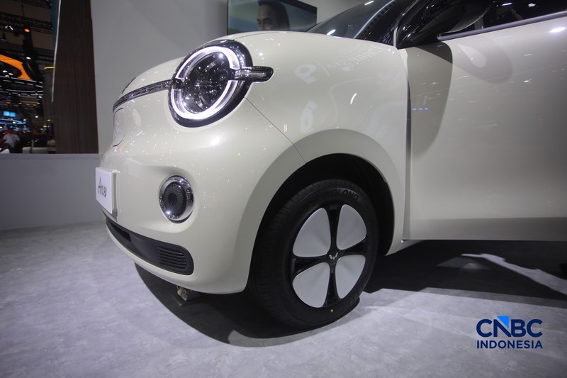 Wuling Aira EV ditampilkan dalam acara GIIAS 2026 di ICE BSD, Kabupaten Tangerang, Banten, Rabu (29/7/2026). (CNBC Indonesia/Faisal Rahman)
