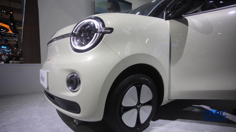 Wuling Aira EV ditampilkan dalam acara GIIAS 2026 di ICE BSD, Kabupaten Tangerang, Banten, Rabu (29/7/2026).