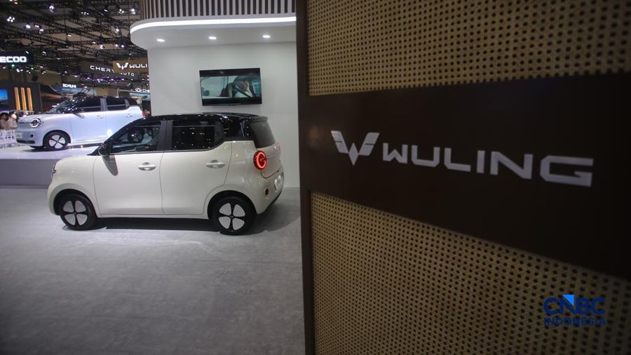 Wuling Aira EV ditampilkan dalam aktivitas GIIAS 2026 di ICE BSD, Kabupaten Tangerang, Banten, Rabu (29/7/2026). (CNBC Indonesia/Faisal Rahman)