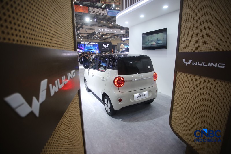 Wuling Aira EV ditampilkan dalam acara GIIAS 2026 di ICE BSD, Kabupaten Tangerang, Banten, Rabu (29/7/2026). (CNBC Indonesia/Faisal Rahman)
