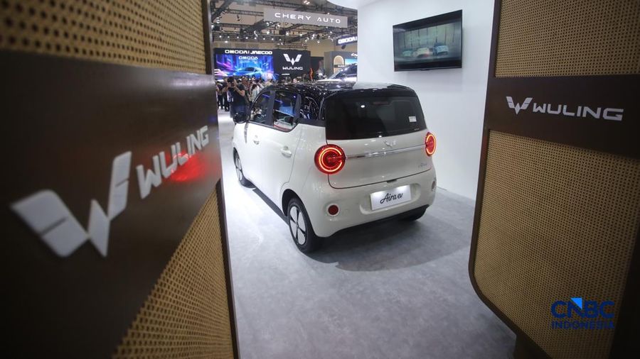 Wuling Aira EV ditampilkan dalam acara GIIAS 2026 di ICE BSD, Kabupaten Tangerang, Banten, Rabu (29/7/2026). (CNBC Indonesia/Faisal Rahman)