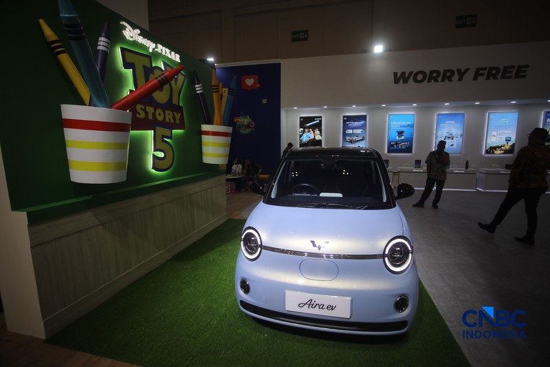 Wuling Aira EV ditampilkan dalam acara GIIAS 2026 di ICE BSD, Kabupaten Tangerang, Banten, Rabu (29/7/2026). (CNBC Indonesia/Faisal Rahman)