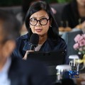 Sari Esayanti Direktur Eksekutif IMA saat memberikan pemaparan dalam acara Coffee Morning “Kupas Tuntas Dinamika Tata Kelola Industri Pertambangan Mineral” di Parle, Senayan, Jakarta, Kamis (30/7/2026). (CNBC Indonesia/Tri Susilo)