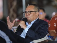 Ketua Forum Industri Nikel Indonesia (FINI), Arif Perdanakusumah saat memberikan pemaparan dalam acara Coffee Morning “Kupas Tuntas Dinamika Tata Kelola Industri Pertambangan Mineral” di Parle, Senayan, Jakarta, Kamis (30/7/2026). (CNBC Indonesia