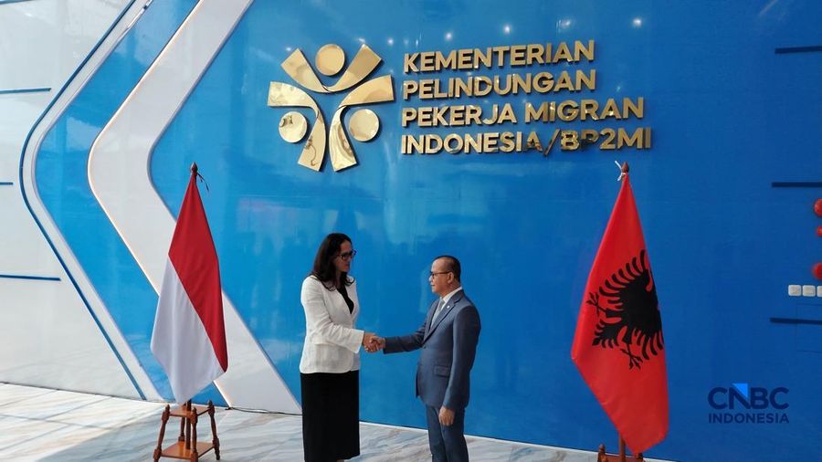 Menteri Perlindungan Pekerja Migran Indonesia (P2MI) Mukhtarudin baru saja melakukan pertemuan dengan Menteri Ekonomi dan Inovasi Albania, Delina Ibrahimaj pada Kamis (30/7/2026). (CNBC Indonesia/Novina Putri Bestari)