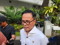 Kepala BP BUMN sekaligus COO Danantara Indonesia, Dony Oskaria saat ditemui di Istana Merdeka, Jakarta, Jumat (31/7/2026). (CNBC Indonesia/Emir Yanwardhana)
