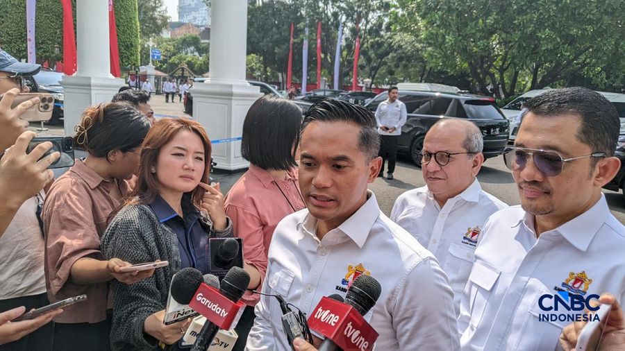 Ketua Umum Kamar Dagang Industri (KADIN), Anindya Bakrie saat ditemui di Istana Merdeka, Jakarta, Jumat (31/7/2026).  (CNBC Indonesia/Emir Yanwardhana)