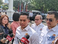 Ketua Umum Kamar Dagang Industri (KADIN), Anindya Bakrie saat ditemui di Istana Merdeka, Jakarta, Jumat (31/7/2026).  (CNBC Indonesia/Emir Yanwardhana)