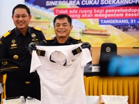 Konferensi Pers Penindakan Bea Cukai Terhadap Pembawaan Narkotika 26 KG Oleh Pilot di Bandara Soekarno-Hatta, Jumat, 31/7. (Dok Bea Cukai)