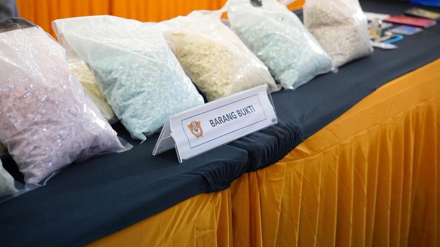 Konferensi Pers Penindakan Bea Cukai Terhadap Pembawaan Narkotika 26 KG Oleh Pilot  di Bandara Soekarno-Hatta Jumat (31/7). (Dok DJBC)