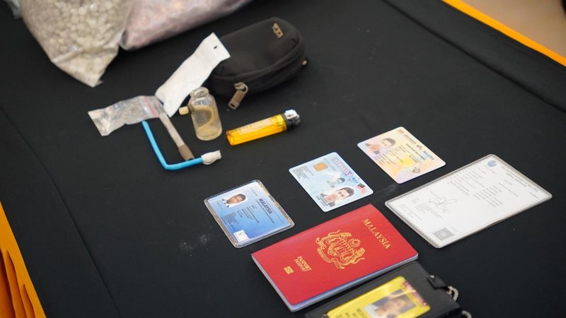 Konferensi Pers Penindakan Bea Cukai Terhadap Pembawaan Narkotika 26 KG Oleh Pilot  di Bandara Soekarno-Hatta Jumat (31/7). (Dok DJBC)