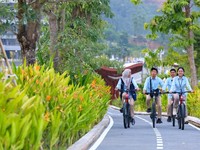 Sejumlah pegawai ASN dari Otorita IKN menuju hunian masing-masing di Ibu Kota Nusantara. (Dok. Humas Otorita IKN)