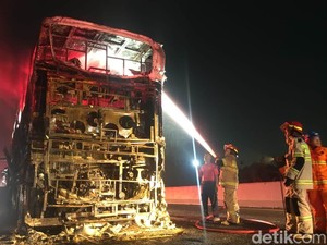 Beruntung 30 Penumpang Lolos dari Maut Saat Bus Gunung Harta Terbakar