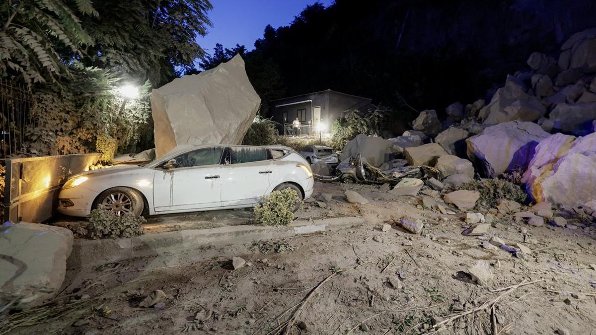 Usai Diguncang Gempa Dangkal Kuat, Kota Luluh Lantak Dalam Semalam