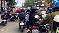 Warga Keluhkan Parkir Sembarangan di Jalan Gatsu Bandung