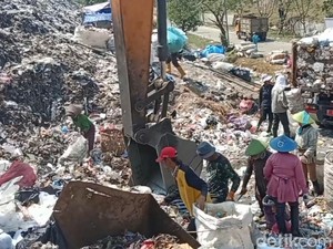 Kisah Gunawan, Bertaruh Nyawa Demi Rp 30 Ribu di TPA Pecuk Indramayu