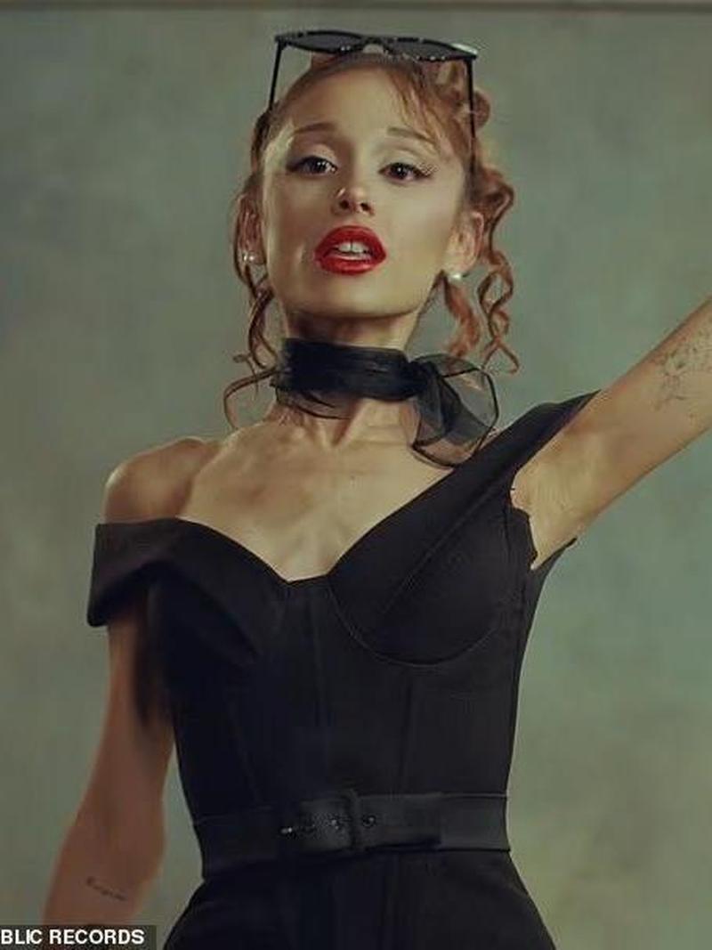 Ariana Grande Umumkan Hiatus Setelah Penampilannya di Konser Tuai Sorotan