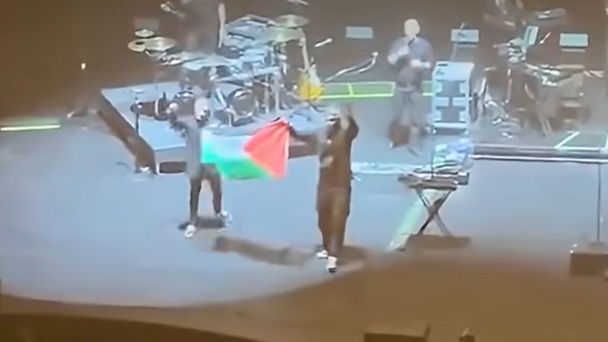 Grup Band Diboikot dari Singapura usai Kibarkan Bendera Palestina