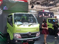 Ajang Gaikindo Indonesia International Auto Show (GIIAS) 2025, PT Hino Motor Sales Indonesia (HMSI) meluncurkan unit baru Hino 300 series 136 MDLR. (Istimewa)