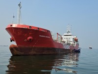 Kapal milik Pertamina, MT Transko Arafura selamatkan 17 korban KMP Mutiara Sentosa 2. (Dok. Pertamina)