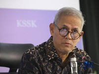 Ketua Dewan Komisioner LPS, Anggito Abimanyu saat Konferensi Pers Hasil Rapat Berskla KSSK III Tahun 2016 di Jakarta, Senin (3/8/2026). (CNBC Indonesia/Faisal Rahman)