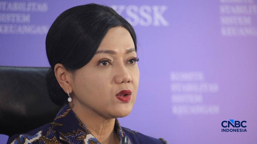 Ketua Dewan Komisioner OJK, Friderica Widyasari Dewi saat Konferensi Pers Hasil Rapat Berskla KSSK III Tahun 2016 di Jakarta, Senin (3/8/2026). (CNBC Indonesia/Faisal Rahman)