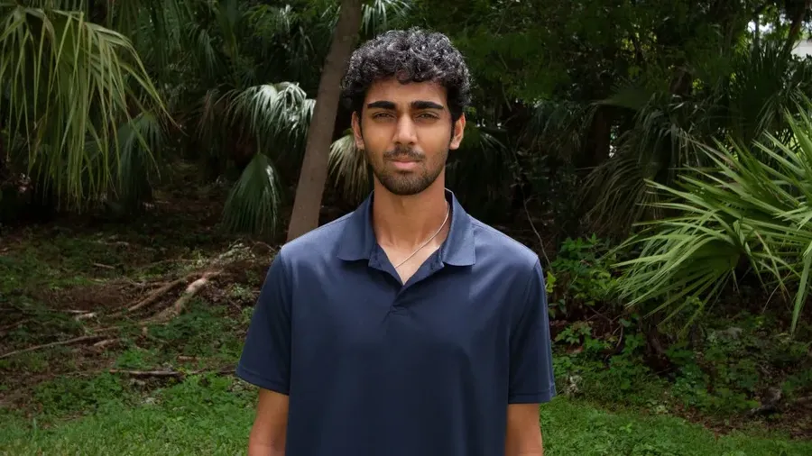 Nathan Thomas menjadi profesor termuda sepanjang sejarah pada usia 18 tahun dan 346 hari. (Dok. LinkedIn Thomas)