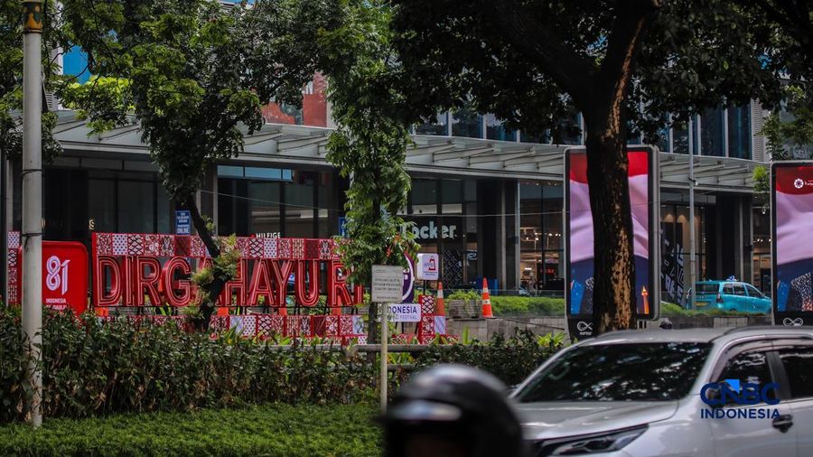 Pagar besi tinggi nan sempat terpasang di depan Pusat Perbelajaan Kota Kasablanka (Kokas), Menteng Dalam, Tebet, Jakarta Selatan, pada Senin (3/8/2026) sekarang sudah dibongkar.