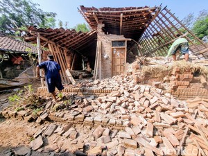Rumah Warga Ponorogo Tiba-tiba Ambruk Diduga Dampak Aktivitas Tambang