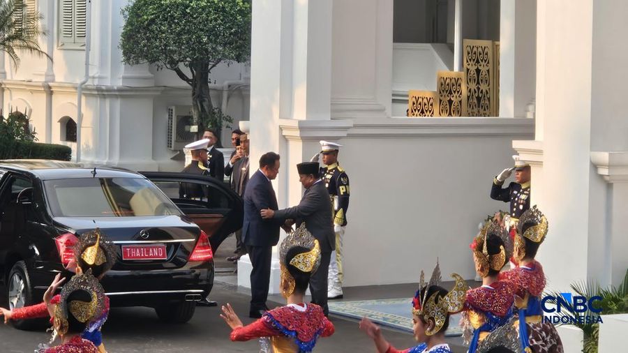 Upacara penyambutan kenegaraan kunjungan Perdana Menteri Thailand Anutin Charnvirakul digelar di Istana Merdeka, Jakarta Pusat, hari ini, Senin (3/8/2026). (CNBC Indonesia/Emir Yanwardhana)